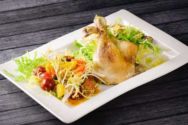 02.Sous Vide Duck Confit with Heirloom Tomato Salad_DSC3202